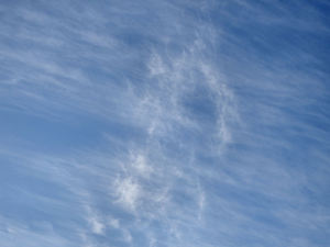 formaciones de nubes en capas ligeras: 