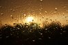 puesta de sol en la lluvia