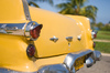 amarillo coche clásico cubano