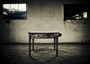 mesa abandonada